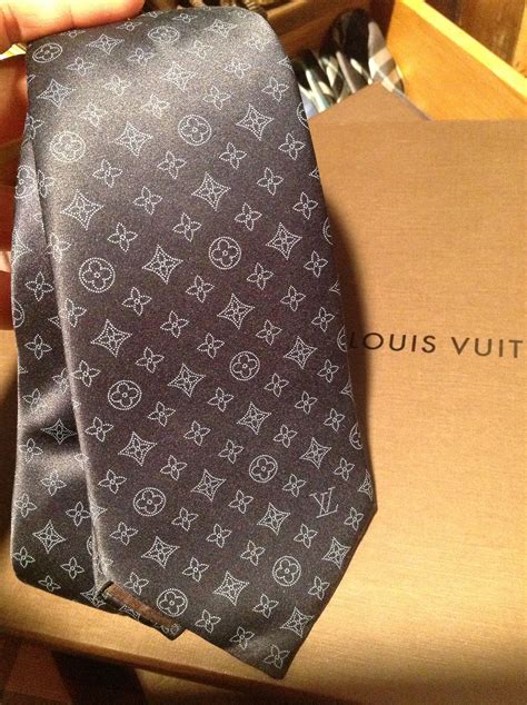 mens louis vuitton tie|Louis Vuitton tekkie.